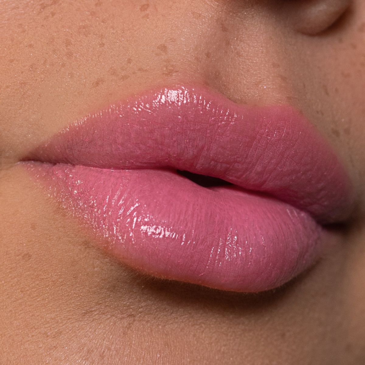 Ultra Rich Sheer Lipstick - Rossetto Luminoso Idratante