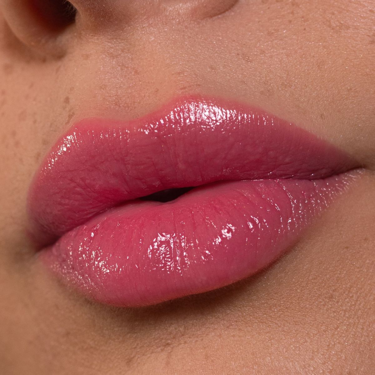 Ultra Rich Sheer Lipstick - Rossetto Luminoso Idratante