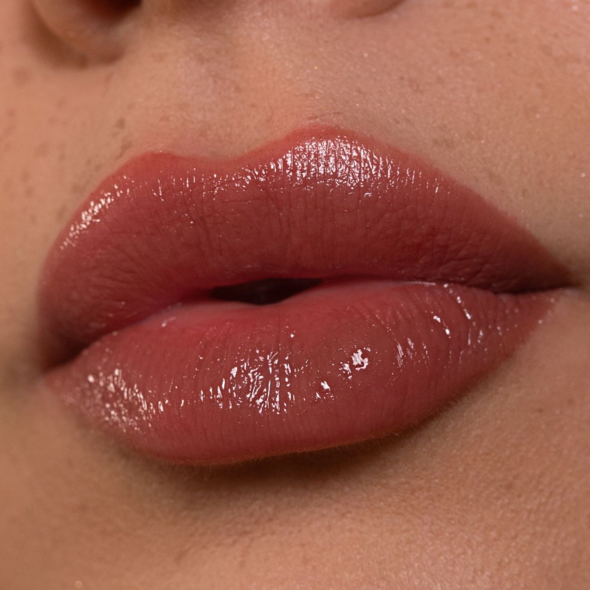 Ultra Rich Sheer Lipstick - Rossetto Luminoso Idratante