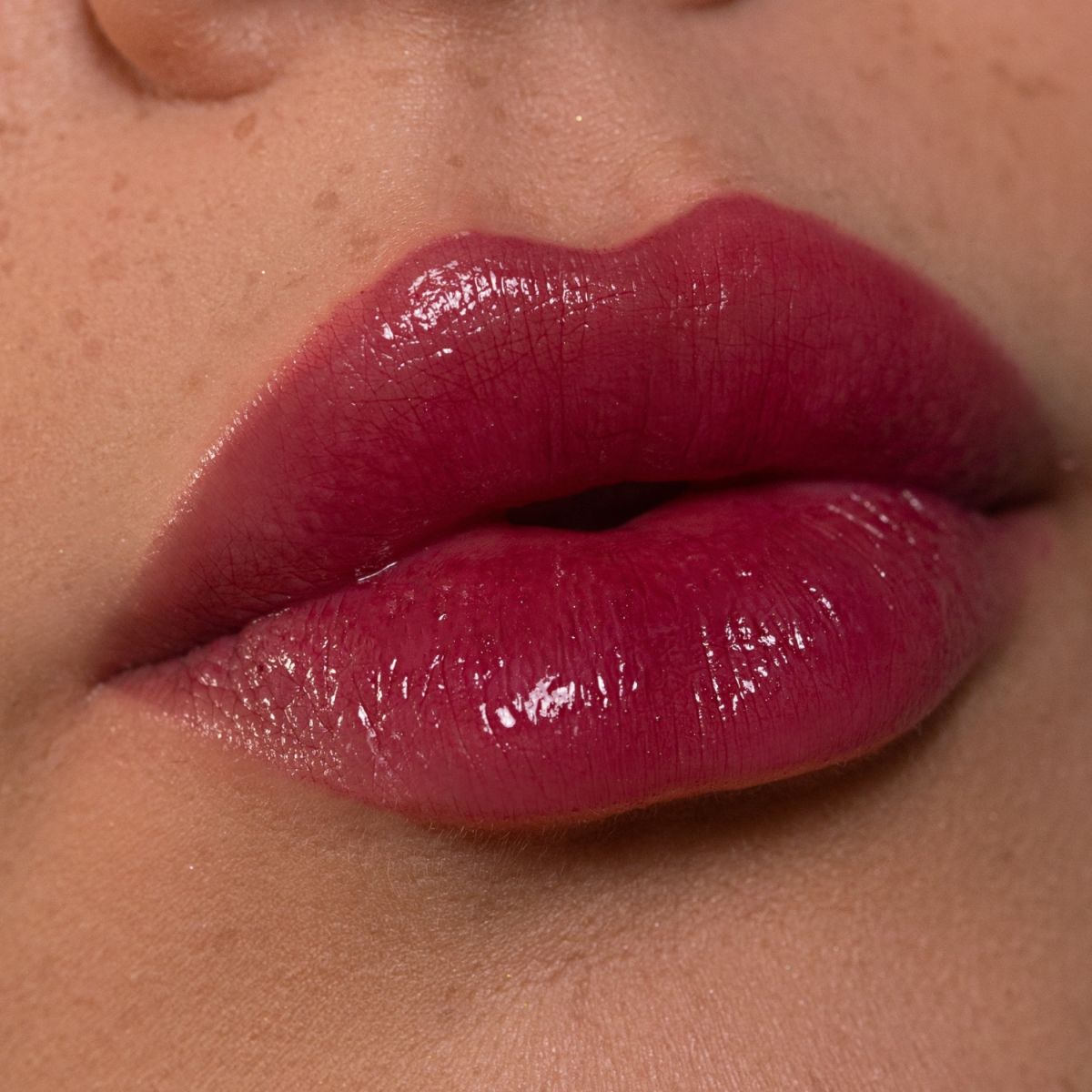 Ultra Rich Sheer Lipstick - Rossetto Luminoso Idratante